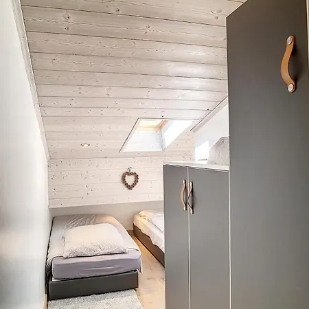 1 Dorines Apartment